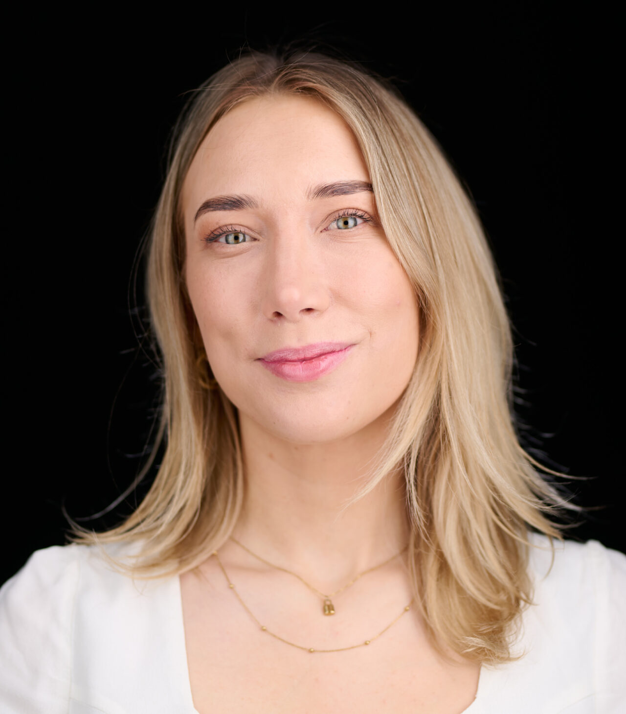 11-42-49-230213 AENU-205